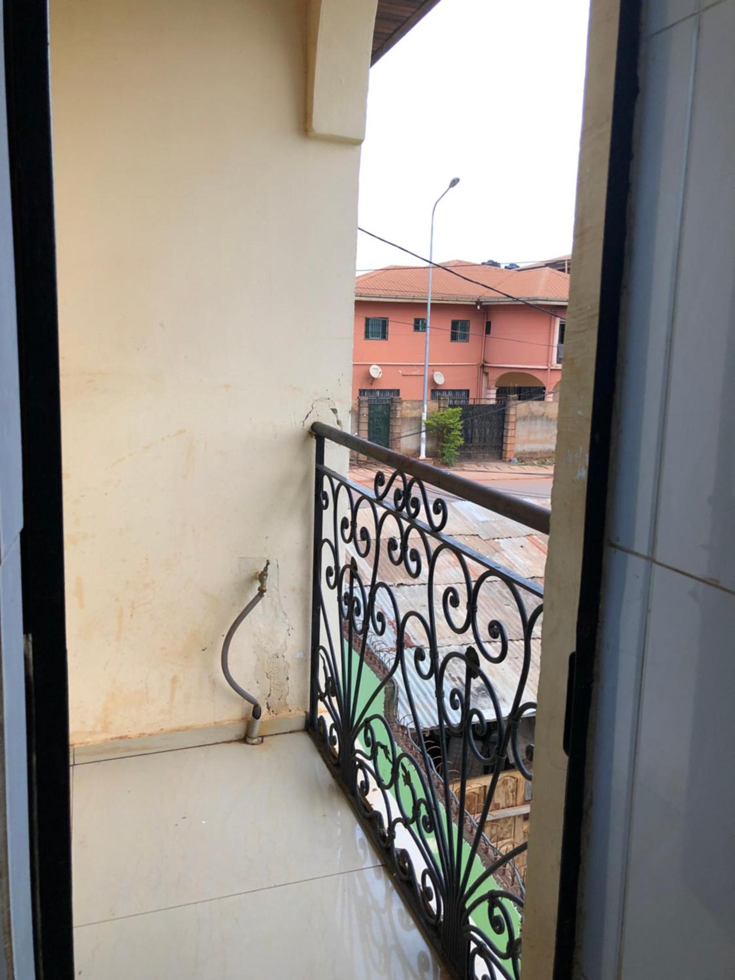 Appartement Moderne De 120M2, Dote De Cameras De Surveillance, Quartier Residentiel, Nkomo Maetur, Yaoundé 外观 照片
